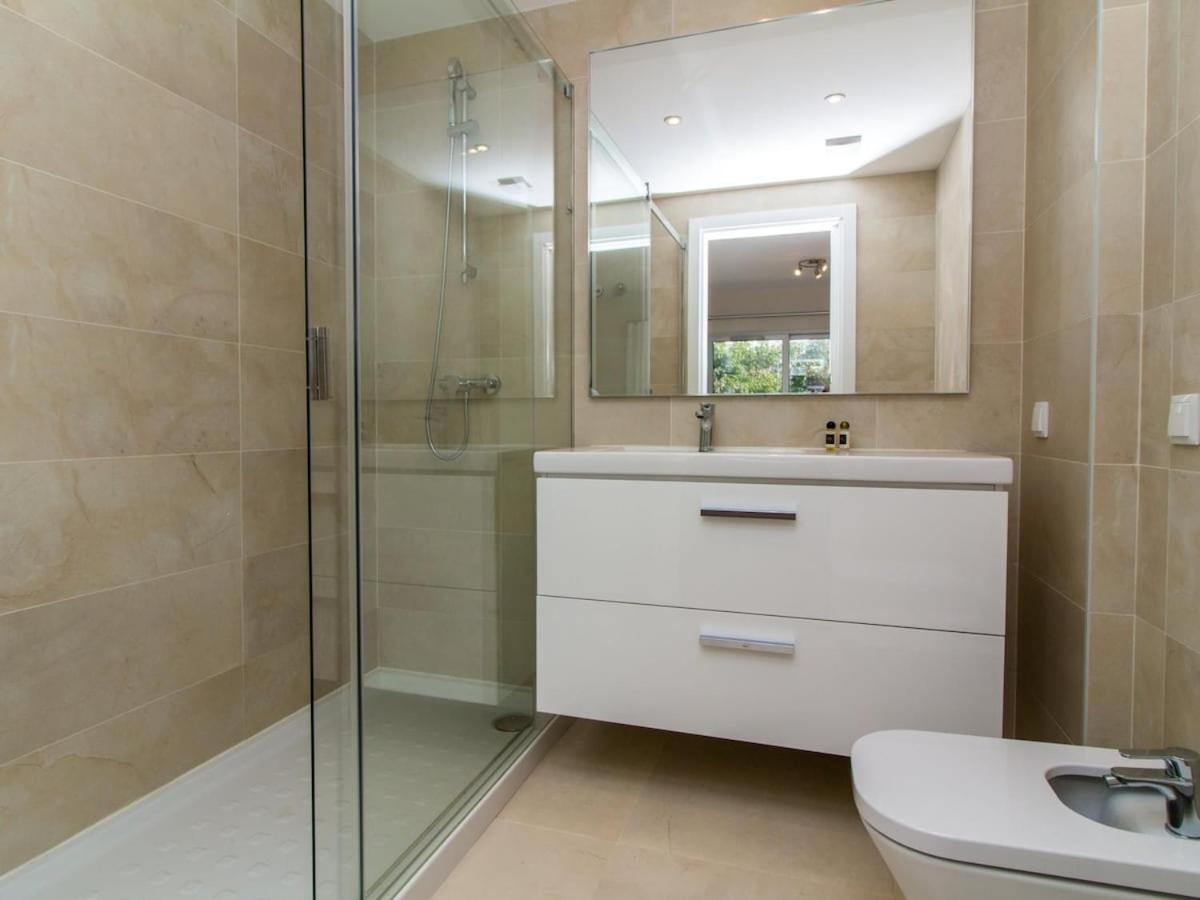 C - Luxurious & Playground & Garage Apartment *