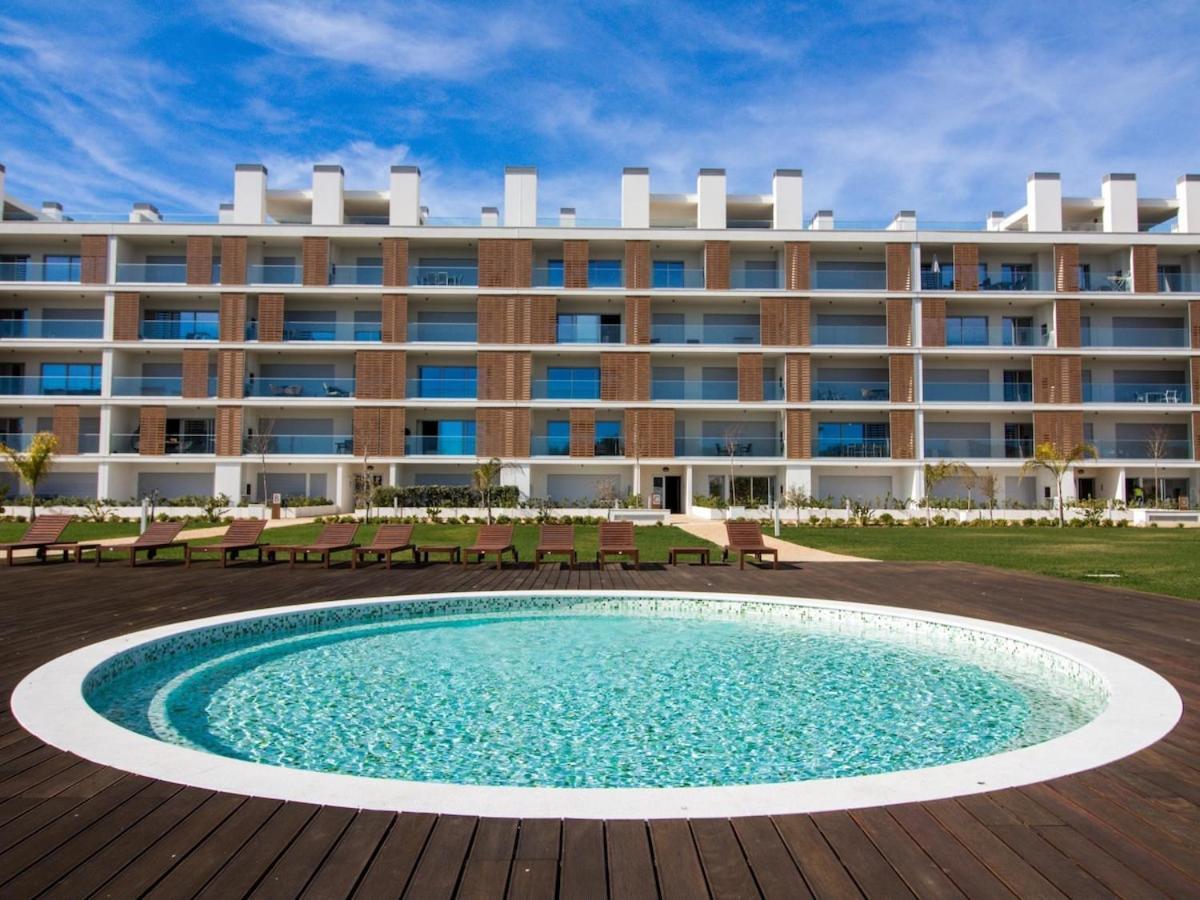 C - Luxurious & Playground & Garage Apartment Albufeira